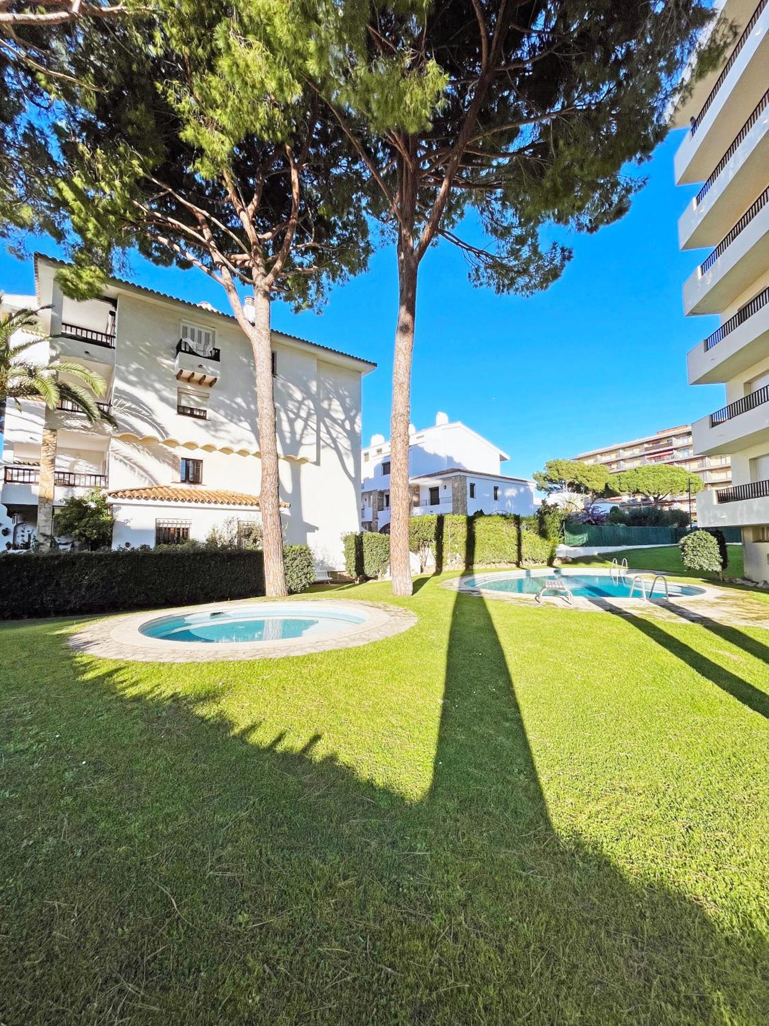 Apartamento En La Escala Con Piscina Y Parking Л'Аскала Екстер'єр фото