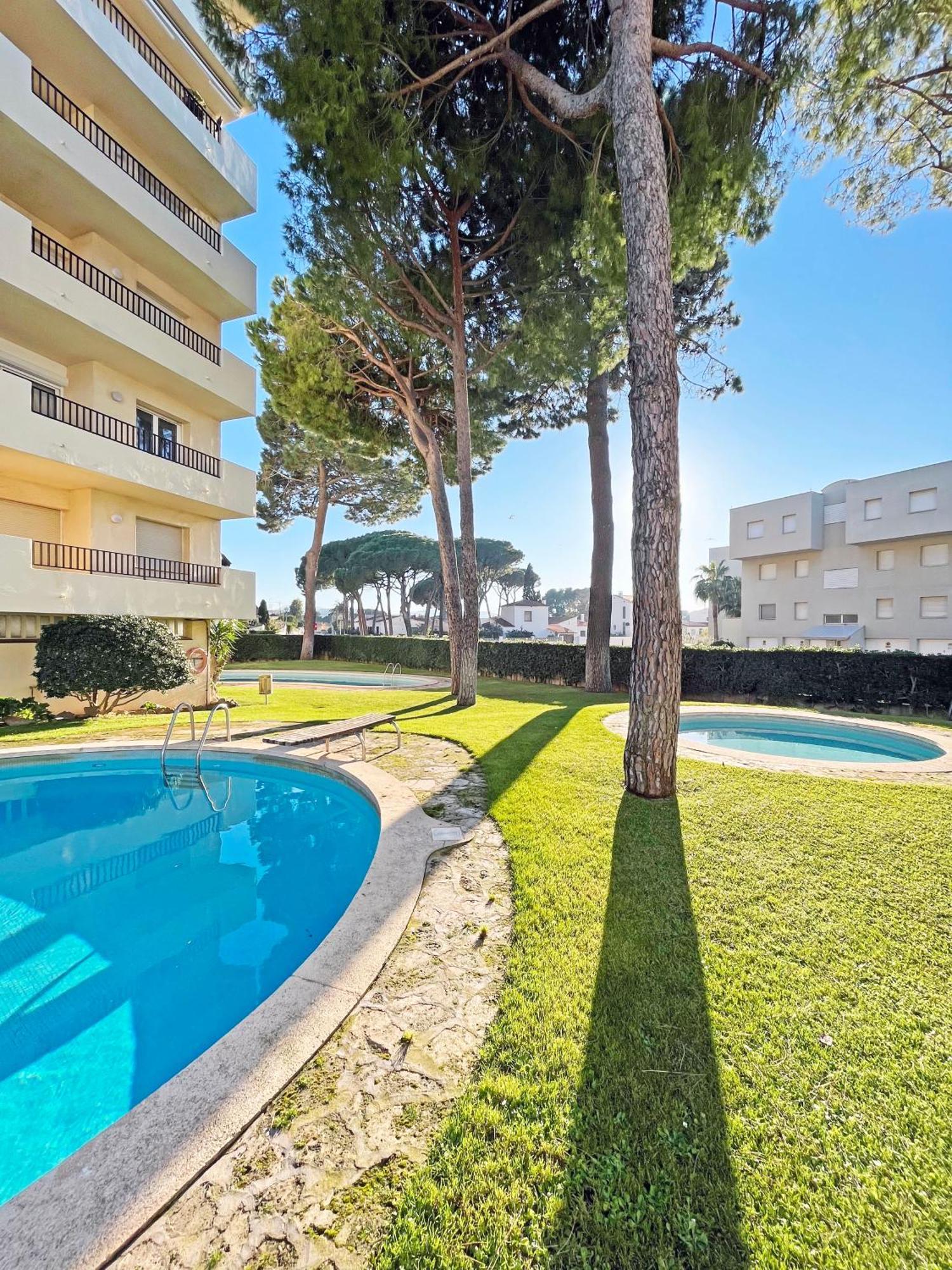 Apartamento En La Escala Con Piscina Y Parking Л'Аскала Екстер'єр фото