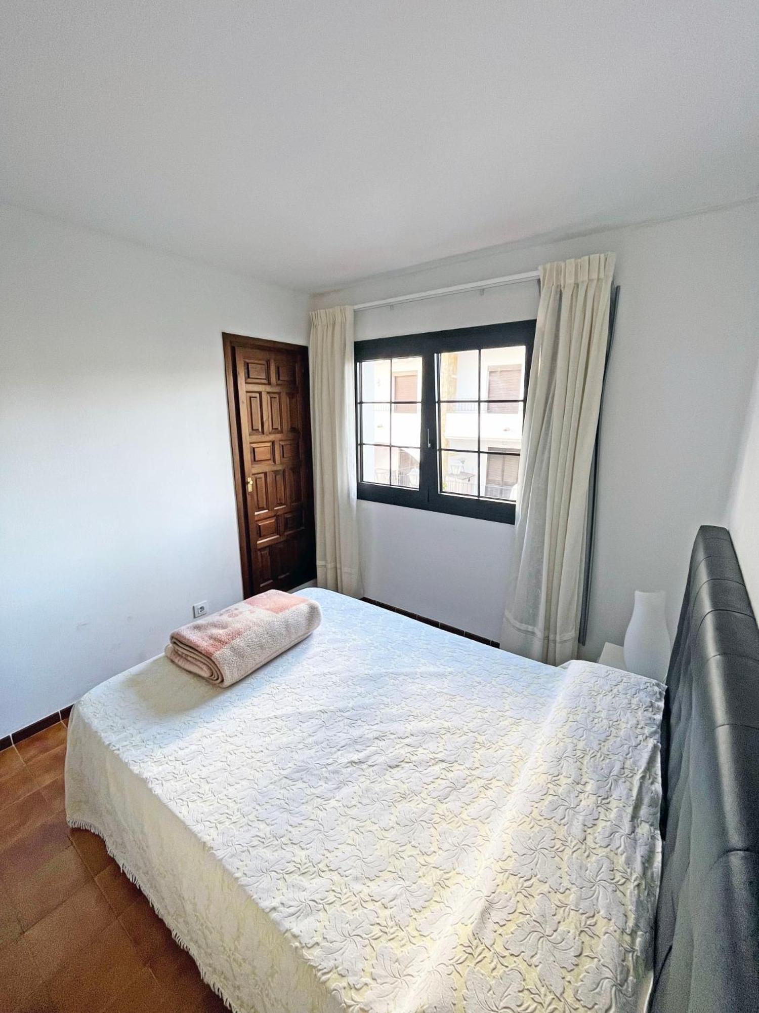 Apartamento En La Escala Con Piscina Y Parking Л'Аскала Екстер'єр фото